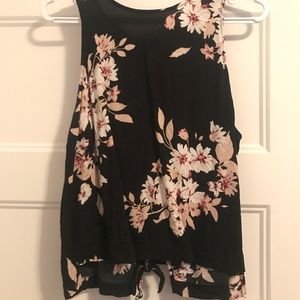 DYNAMITE t shirt opened back